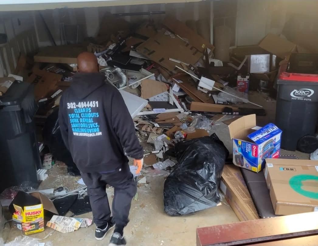 Gallery photos for Efficient Garage Clean-Out Success: Image #1