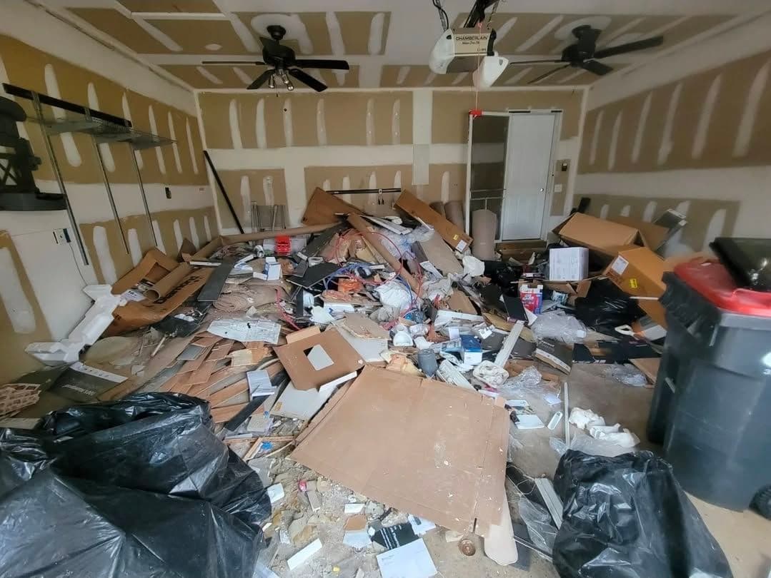 Gallery photos for Efficient Garage Clean-Out Success: Image #2