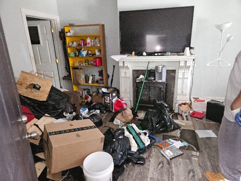 Gallery photos for Room Transformation with Expert Junk Removal: Image #1